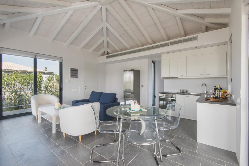 Minimal Sea View Maisonette Porto Heli Bagian luar foto